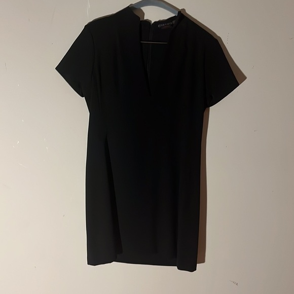 Alice and Olivia - Picture 2 of 5